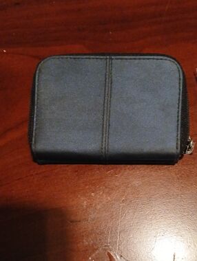 Source Unknown Black Small Zip Wallet